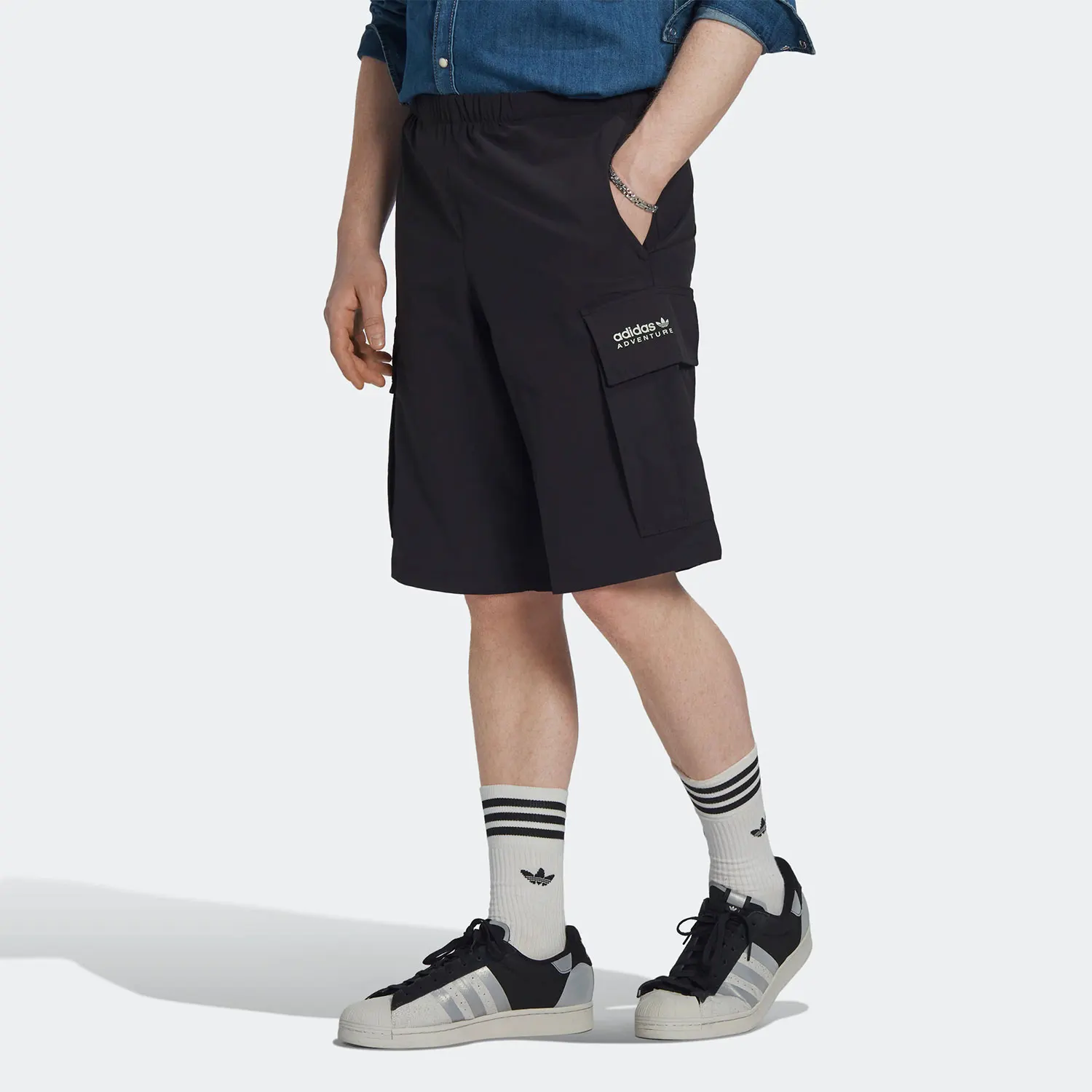 Мужские летние спортивные шорты Adidas Authentic Trefoil HP1102
Мужские летние спортивные шорты Adidas Authentic Trefoil HP1102