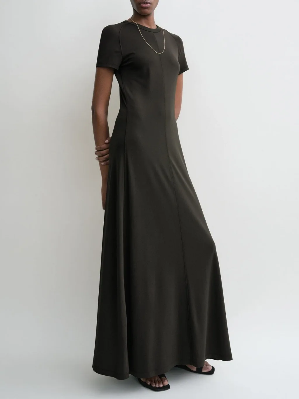 3 Colors Women Back Zipper Long Dress Summer 2025 New Round Neck Short Sleeve High Waist Casual Slim Robe
3 Colors Women Back Zipper Long Dress Summer 2025 New Round Neck Short Sleeve High Waist Casual Slim Robe