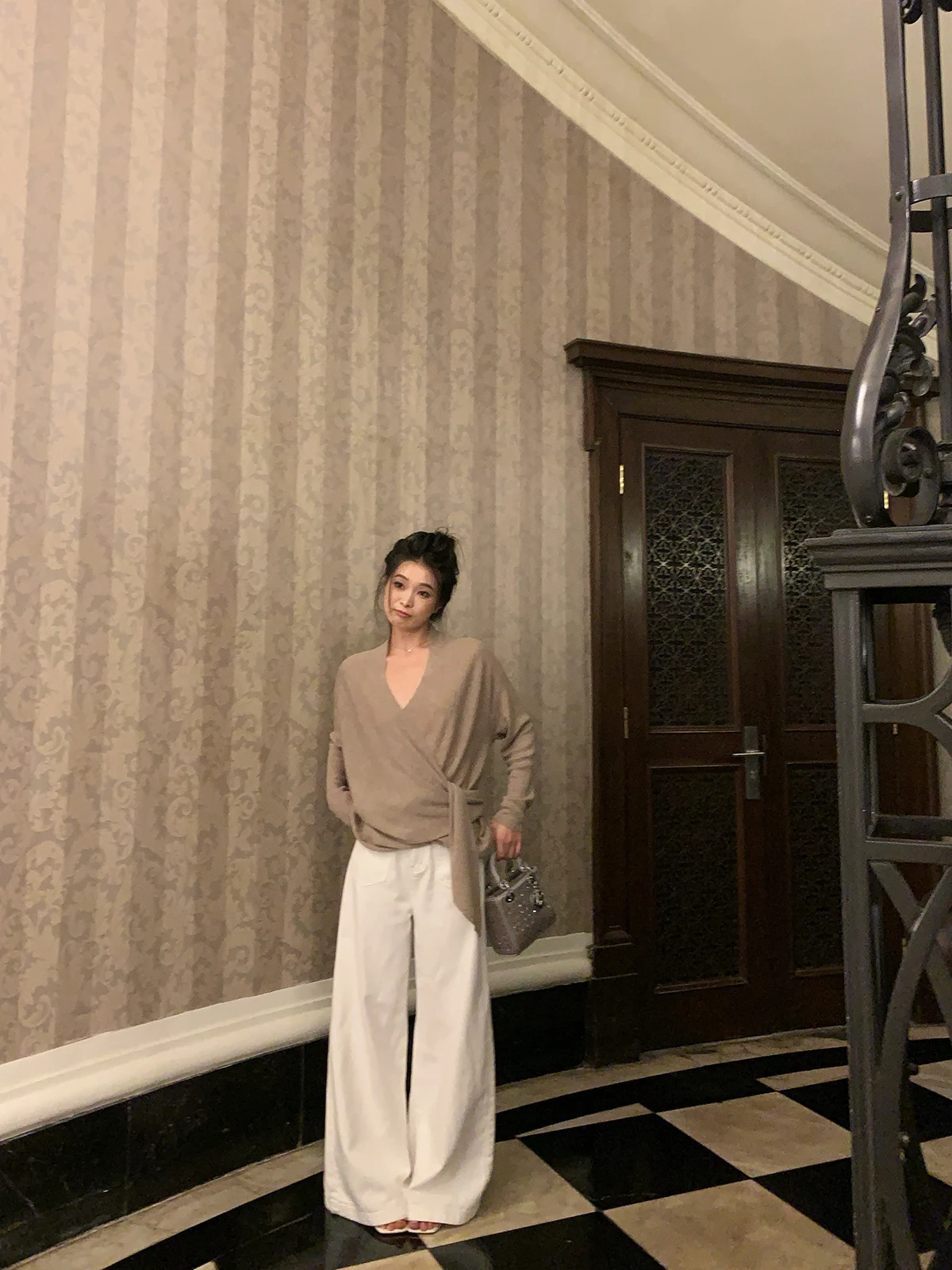 Elovey Women's Knitted Sweater Belted Waist Tied Neline Overhead Early Autumn High-End Feel B033 Yellow Bright
Elovey Women's Knitted Sweater Belted Waist Tied Neline Overhead Early Autumn High-End Feel B033 Yellow Bright