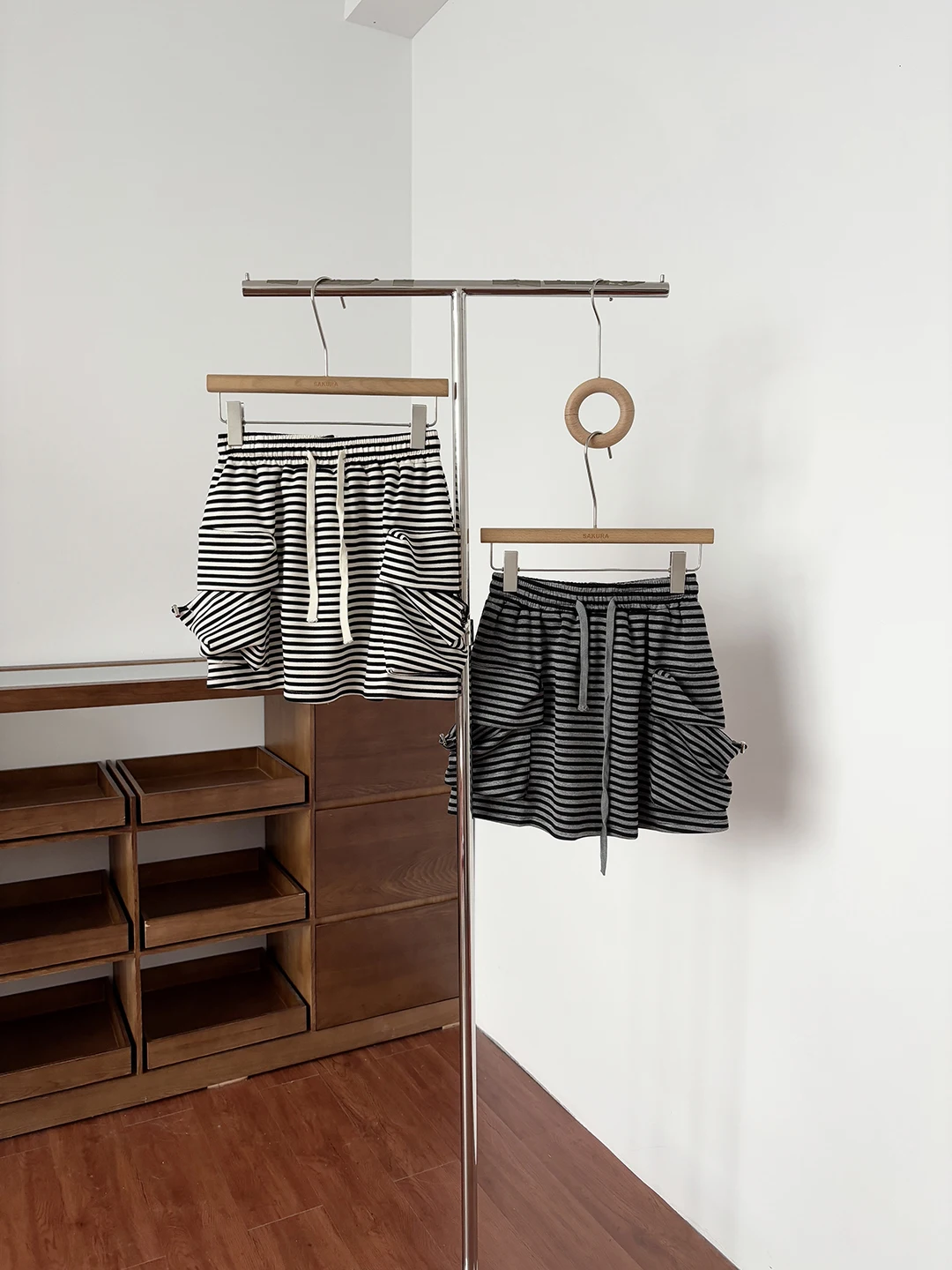 Casual Stripe A-Line Skirt High Waist Elastic Waist Slimming Versatile Lazy Loose Summer Short Skirt Women's Fashion
Casual Stripe A-Line Skirt High Waist Elastic Waist Slimming Versatile Lazy Loose Summer Short Skirt Women's Fashion