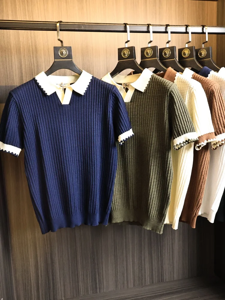 High-End Texture Knitting Process Summer Men's Preppy Style Luxury Color Block Collar Elastic Knitted Short Sleeve Trendy Top
High-End Texture Knitting Process Summer Men's Preppy Style Luxury Color Block Collar Elastic Knitted Short Sleeve Trendy Top