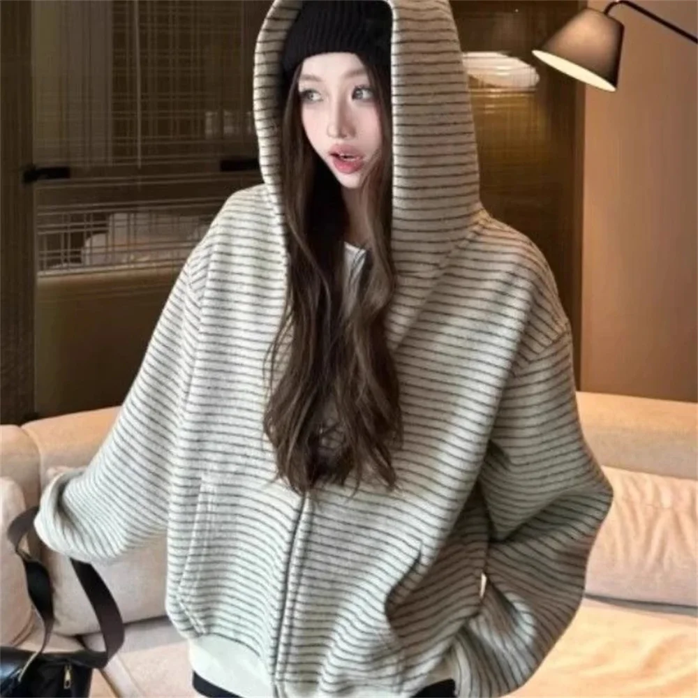 Korean Fashion Y2k Stripes Hooides Women Tops Zipper Autumn Winter Sweatshirts Loose Hooded Retro Harajuku Chic Sudaderas Mujer
Korean Fashion Y2k Stripes Hooides Women Tops Zipper Autumn Winter Sweatshirts Loose Hooded Retro Harajuku Chic Sudaderas Mujer