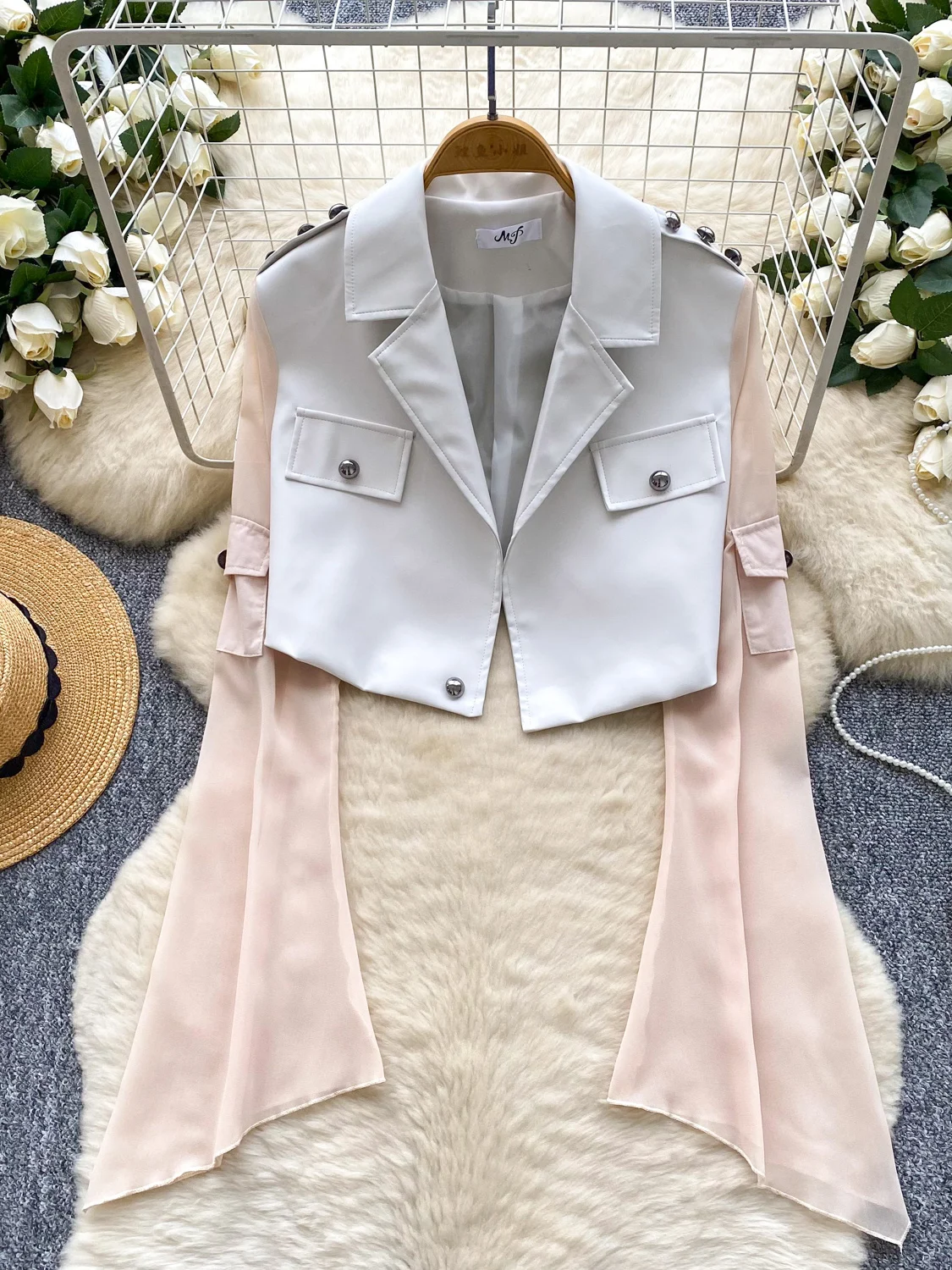 Ранняя осень, новинка Sle, женская мотоциклетная куртка Jaet ort из искусственной кожи Me Splicing Bell Sve, модный топ для поездок на работу и ветер
Ранняя осень, новинка Sle, женская мотоциклетная куртка Jaet ort из искусственной кожи Me Splicing Bell Sve, модный топ для поездок на работу и ветер