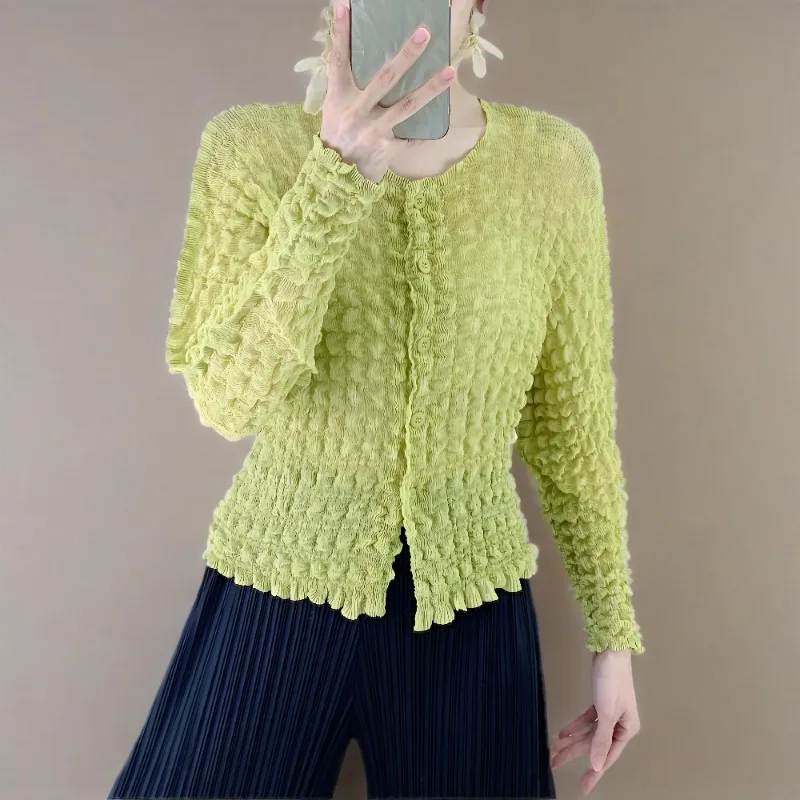 Miyake Pleated Jacket 2025 Summer Light Sun Protection Jacket Simple Peplum Bubble Pleated Comfortable Casual Long Sleeve Top
Miyake Pleated Jacket 2025 Summer Light Sun Protection Jacket Simple Peplum Bubble Pleated Comfortable Casual Long Sleeve Top