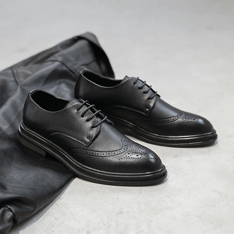 New Fashion Business Men Casual Loafers British Formal Dress Leather Shoes Work Wedding Brogue Shoes Pointed Toe Oxfords Autumn
New Fashion Business Men Casual Loafers British Formal Dress Leather Shoes Work Wedding Brogue Shoes Pointed Toe Oxfords Autumn