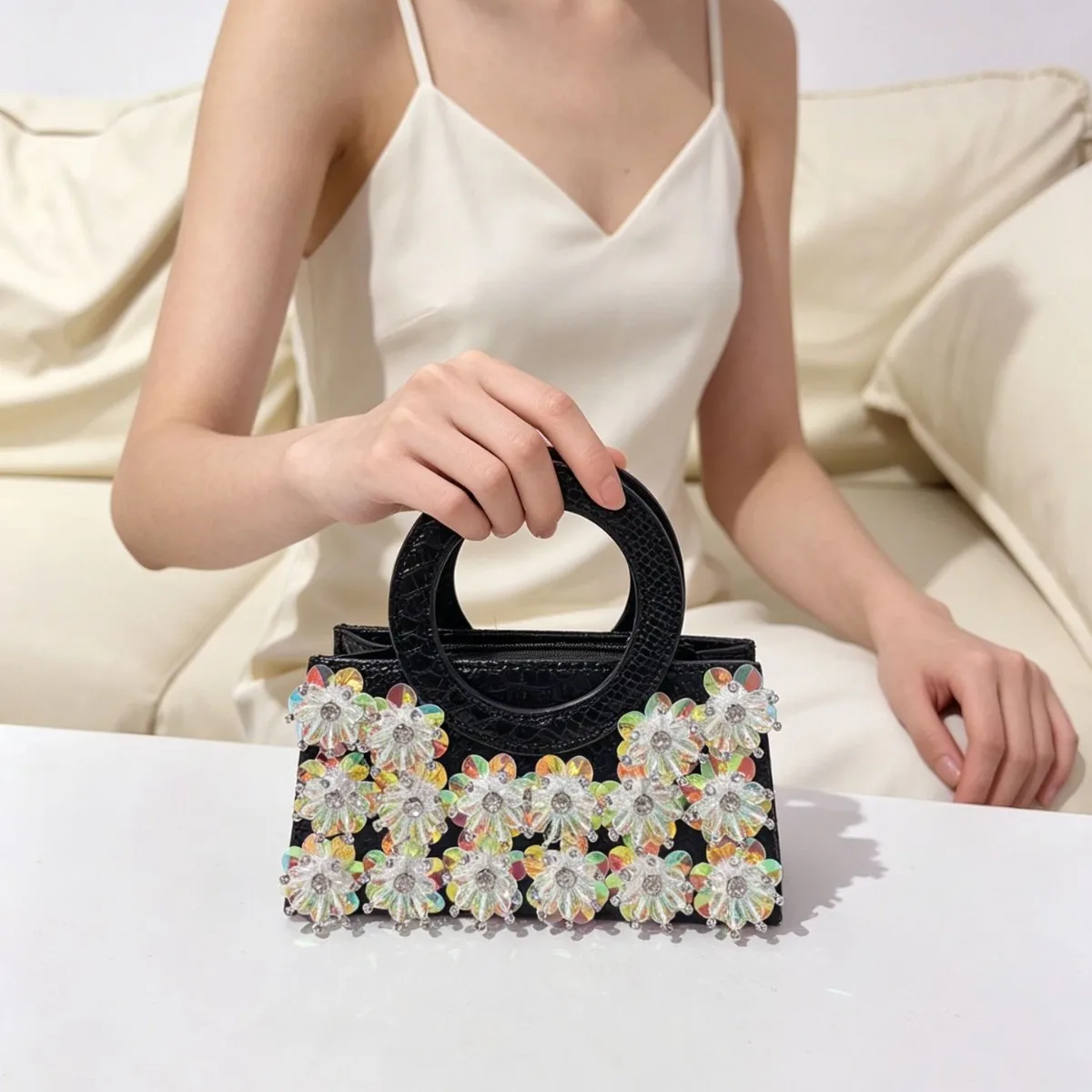 2026 New Cross-Border Diamond Evening Bag Wedding Handbag Shiny Sequin Slant Crossbody Glittering Water Diamond Clutch Bag
2026 New Cross-Border Diamond Evening Bag Wedding Handbag Shiny Sequin Slant Crossbody Glittering Water Diamond Clutch Bag