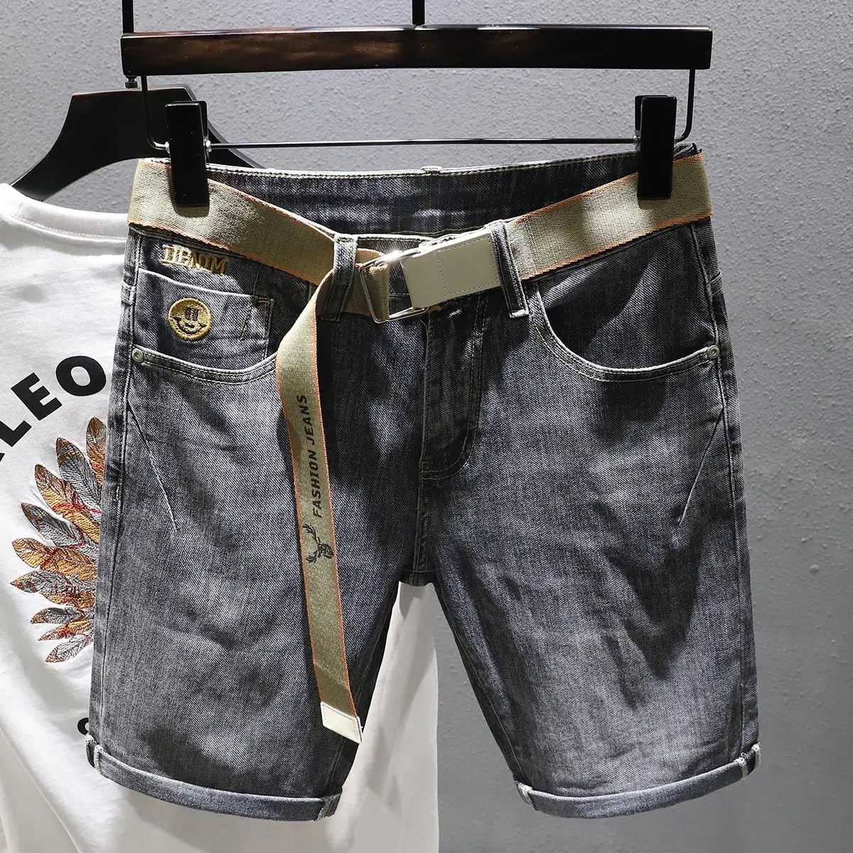 Мужские повседневные джинсовые шорты из хлопка с эластаном, летние рабочие шорты-бермуды средней длины, современные, молодежные, трендовые, с эффектом потертости
Мужские повседневные джинсовые шорты из хлопка с эластаном, летние рабочие шорты-бермуды средней длины, современные, молодежные, трендовые, с эффектом потертости