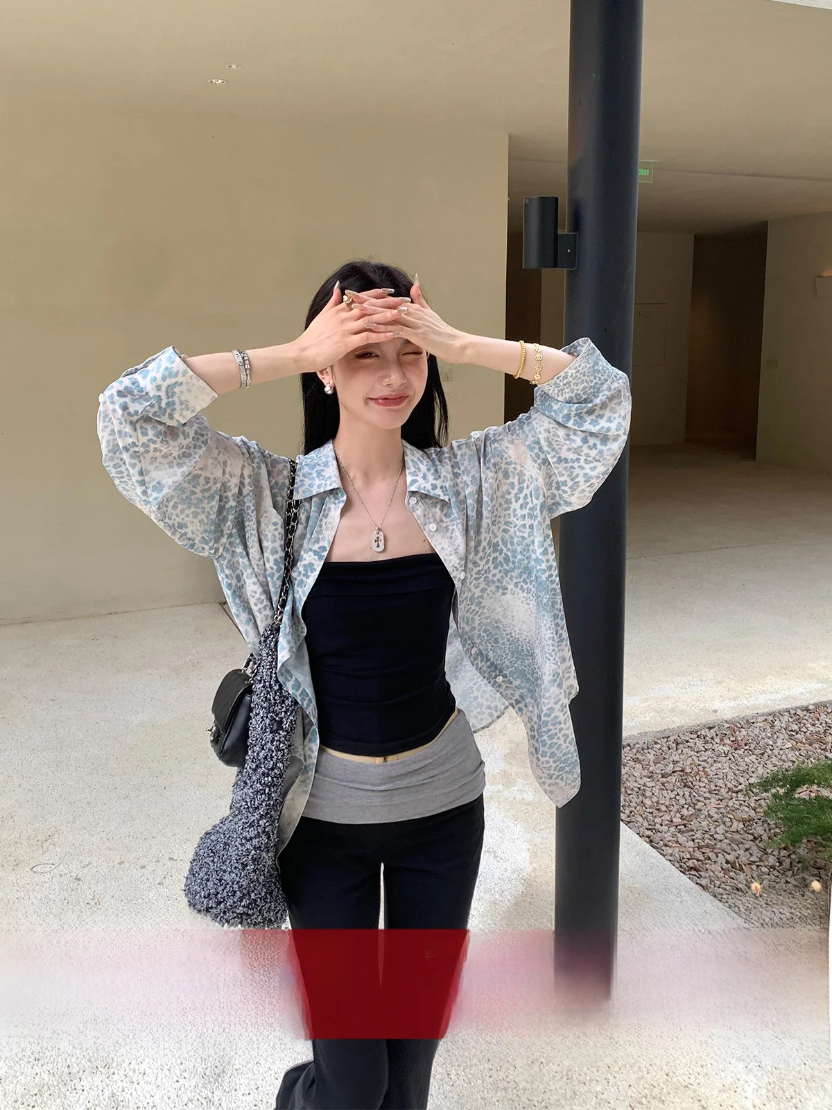 Summer New Design Loose Long Sve Leopard Print Women's irt Retro Sle Casual Top Polyester Fiber ket Detail
Summer New Design Loose Long Sve Leopard Print Women's irt Retro Sle Casual Top Polyester Fiber ket Detail