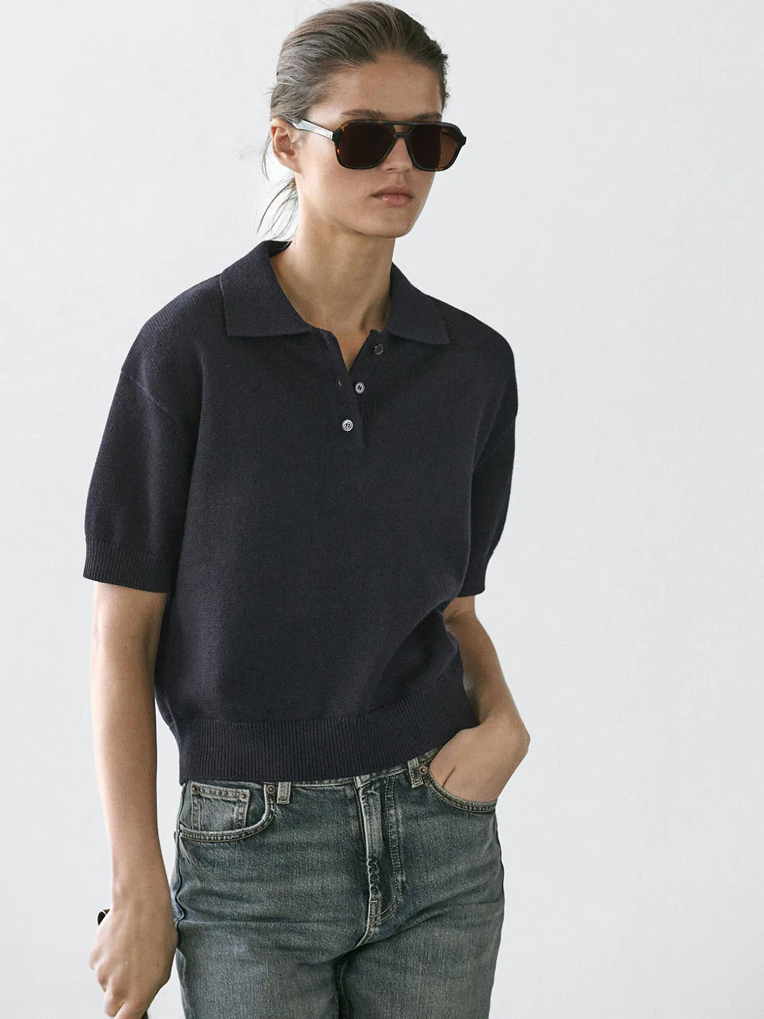 Весенняя новинка: повседневная вязаная футболка с коротким рукавом для женщин, для офиса и повседневной носки, простой дизайн
Весенняя новинка: повседневная вязаная футболка с коротким рукавом для женщин, для офиса и повседневной носки, простой дизайн