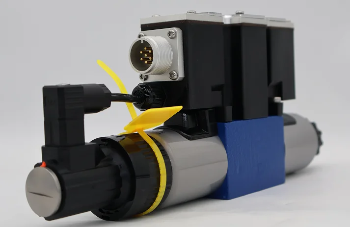 Hydraulic Directional Control Solenoid Valve 4WREE 6 E08 Series Proportional Directional Valve 4WREE 10 W75-23/G24K31/F1M
Hydraulic Directional Control Solenoid Valve 4WREE 6 E08 Series Proportional Directional Valve 4WREE 10 W75-23/G24K31/F1M