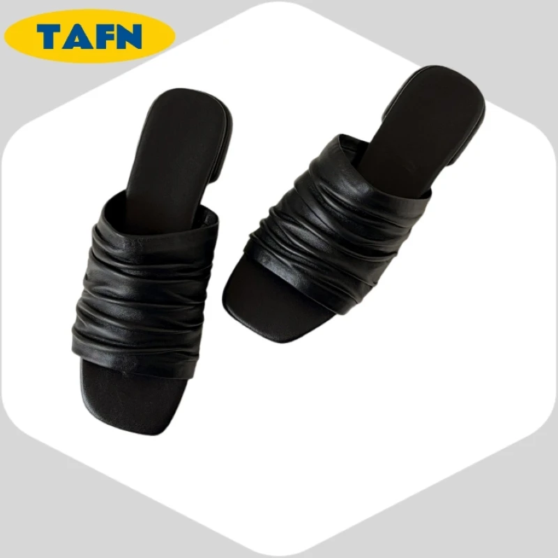 Супермягкие слипоны с усовершенствованной текстурой. Простые и удобные тапочки из пены с эффектом памяти и поддержкой свода стопы для комфорта на весь день AE2706. 
Супермягкие слипоны с усовершенствованной текстурой. Простые и удобные тапочки из пены с эффектом памяти и поддержкой свода стопы для комфорта на весь день AE2706.