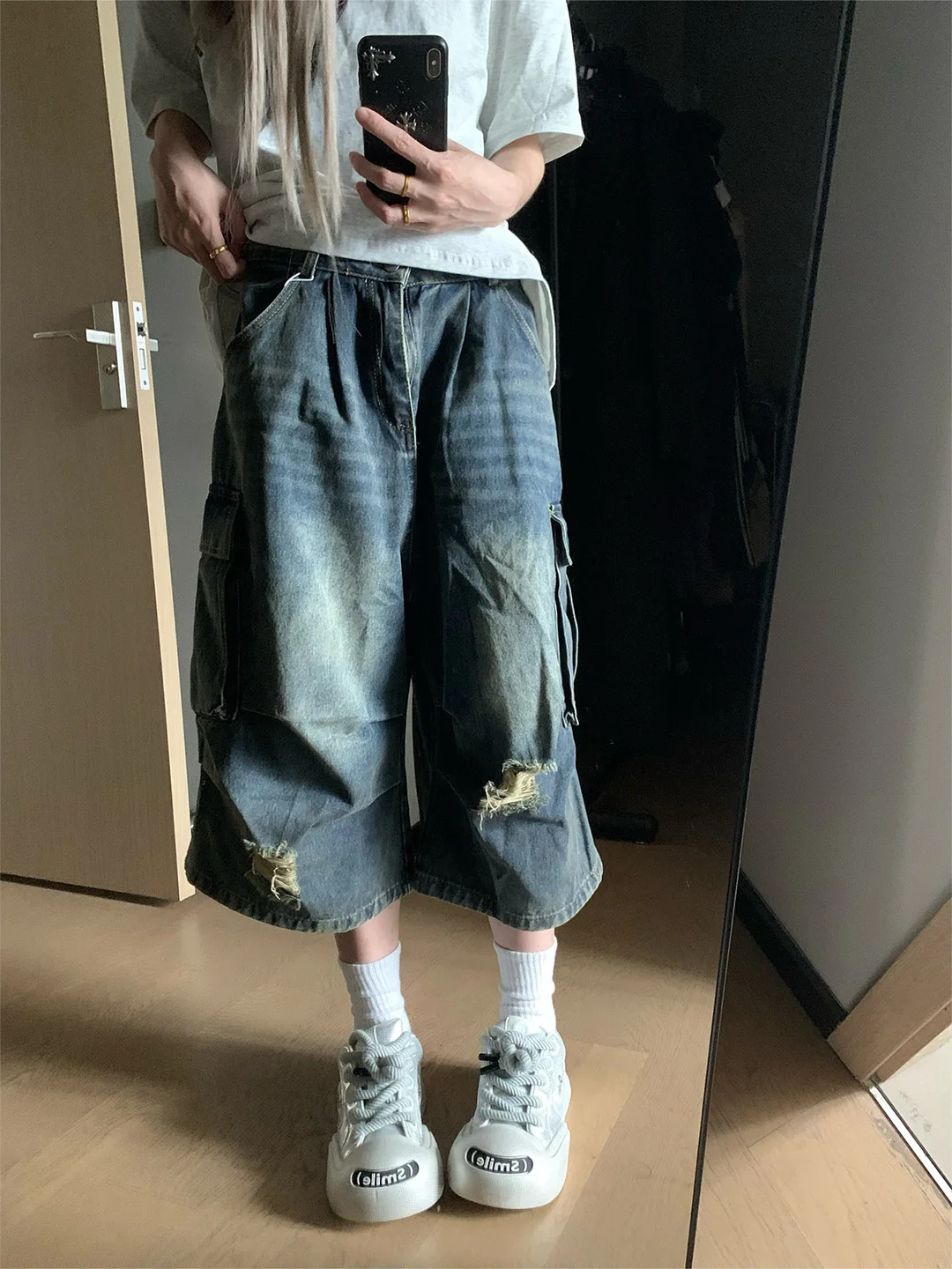 Summer 2026 High Waist Straight Leg Vintage Washed Denim Shorts Women's Loose Fit Casual Torn Hole Jeans Pear Shape Body
Summer 2026 High Waist Straight Leg Vintage Washed Denim Shorts Women's Loose Fit Casual Torn Hole Jeans Pear Shape Body
