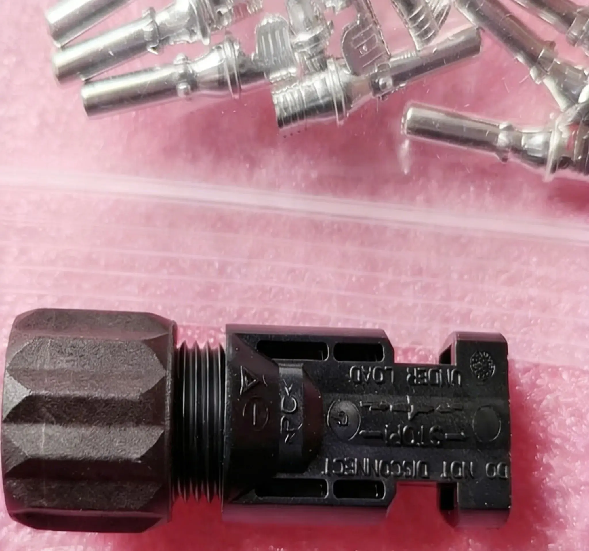 Specialized MCFour Connector DC Input Plug for Sungrow Inverters, Amphenol Photovoltaic Connector, H4CMM4D-M Male and Female Con
Specialized MCFour Connector DC Input Plug for Sungrow Inverters, Amphenol Photovoltaic Connector, H4CMM4D-M Male and Female Con