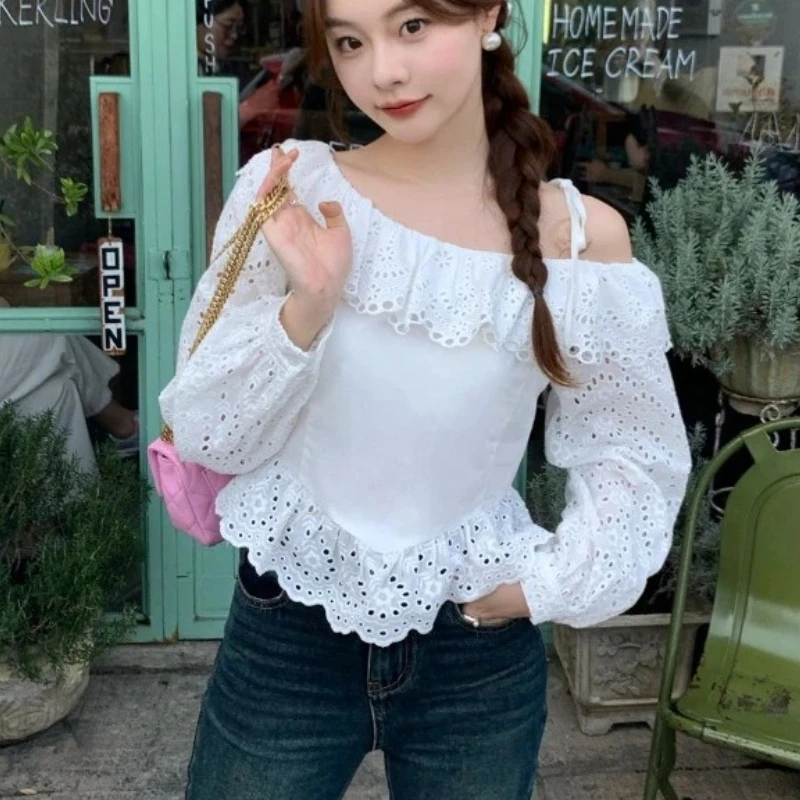 Корейские белые рубашки Camisa Feminina для женщин, ажурные блузки с длинными рукавами, модные милые блузки с открытыми плечами, женские топы
Корейские белые рубашки Camisa Feminina для женщин, ажурные блузки с длинными рукавами, модные милые блузки с открытыми плечами, женские топы