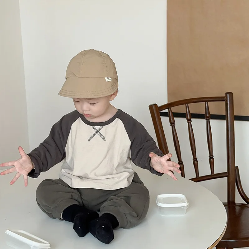 2025 2 Pieces Spring and Autumn Korean Casual Loose Solid Color T-shirt for Male and Female Babies Sweatshirt Color Blocking
2025 2 Pieces Spring and Autumn Korean Casual Loose Solid Color T-shirt for Male and Female Babies Sweatshirt Color Blocking