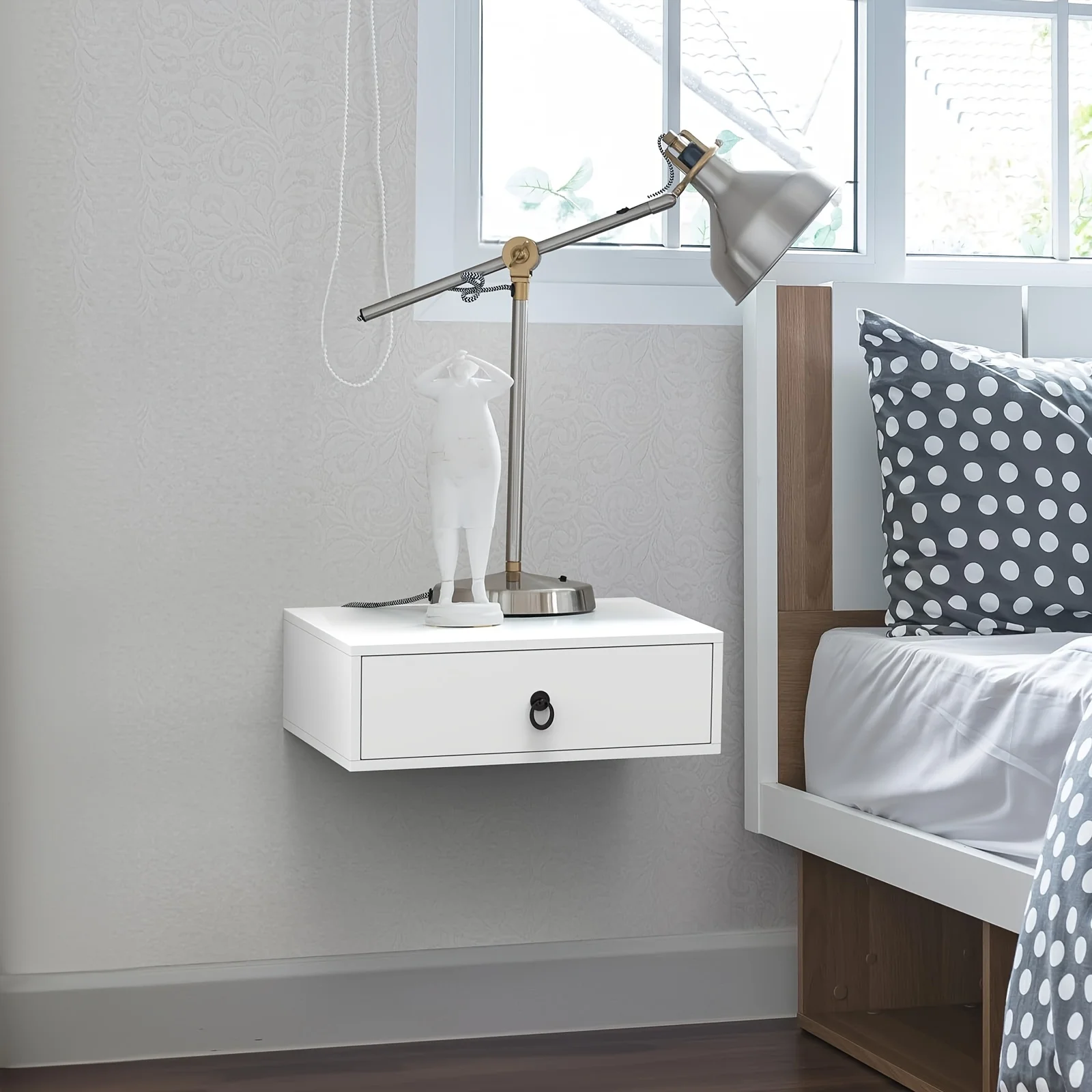 Modern Floating Nightstand with Drawer - Space-Saving Bedside Table Suitable for Small Bedrooms, Wall-Mounted or Freestanding
Modern Floating Nightstand with Drawer - Space-Saving Bedside Table Suitable for Small Bedrooms, Wall-Mounted or Freestanding