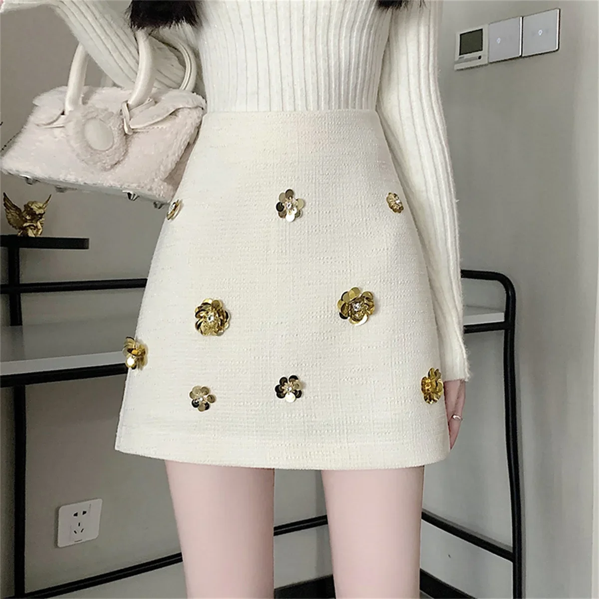 Autumn Winter Small Fragrant Wind Tweed Skirts Women's Luxury 3D Sequins Flower Slim Bodycon Mini Skirt Ropas Mujer
Autumn Winter Small Fragrant Wind Tweed Skirts Women's Luxury 3D Sequins Flower Slim Bodycon Mini Skirt Ropas Mujer