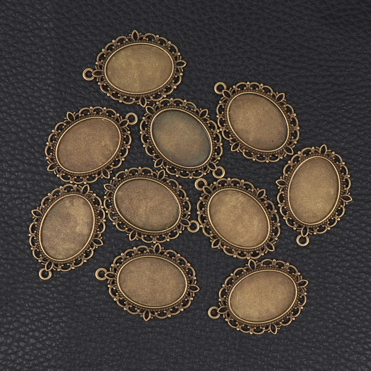 10pcs Alloy Jewelry Pendant Base Bronze Oval Metal Stamping Blanks Diy Charm Tray For Custom Cabochon Craft Handmade
10pcs Alloy Jewelry Pendant Base Bronze Oval Metal Stamping Blanks Diy Charm Tray For Custom Cabochon Craft Handmade
