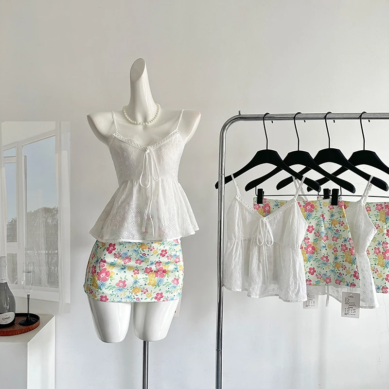 2025 Summer New Fashion Sleeveless Crop Top A-line Skirt Two Piece Set Elegant Y2K Streetwear Casual Women Outfits
2025 Summer New Fashion Sleeveless Crop Top A-line Skirt Two Piece Set Elegant Y2K Streetwear Casual Women Outfits