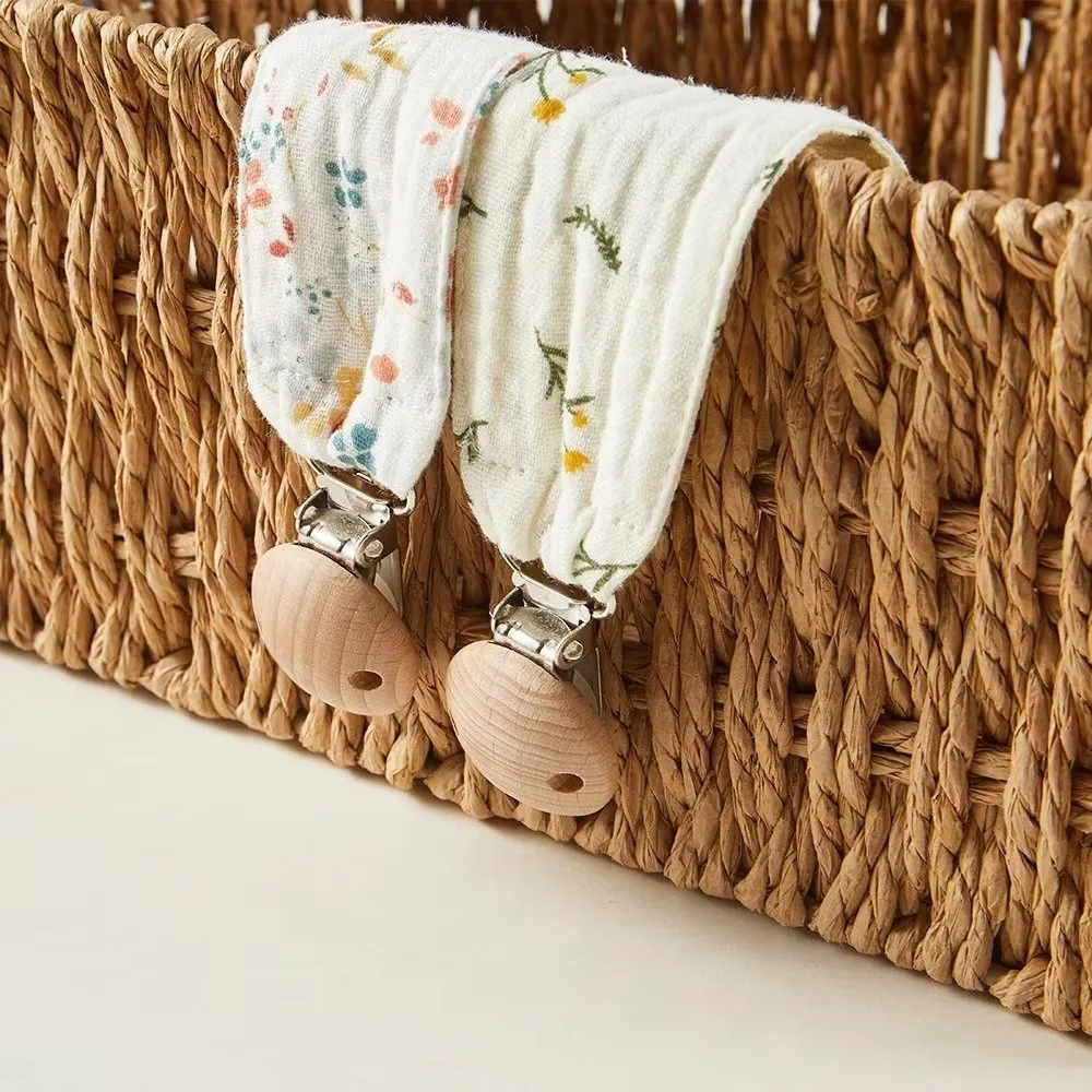 New Cotton Gauze Pacifier Clip Chain Print Safe Wooden Pacifier Holder Anti-drop Teether Chain Newborn Soother
New Cotton Gauze Pacifier Clip Chain Print Safe Wooden Pacifier Holder Anti-drop Teether Chain Newborn Soother