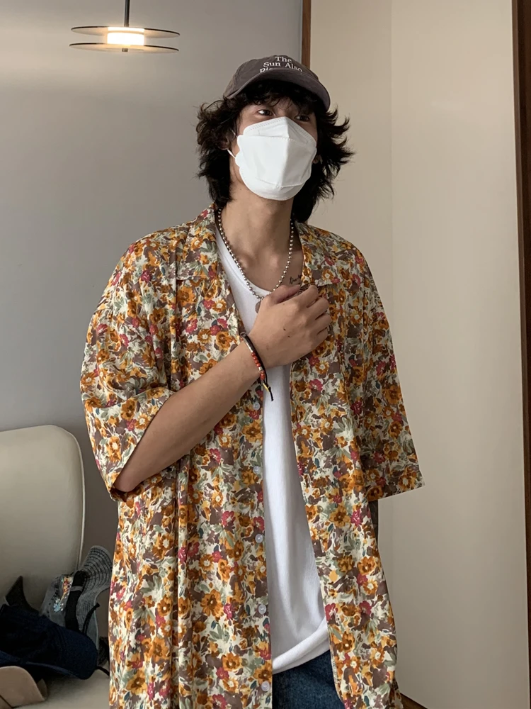 Ретро гавайский цветочный ор Све повседневный свободный пляжный мужской утюг молодежный тренд летняя мода пары irt Гонконгский сле
Ретро гавайский цветочный ор Све повседневный свободный пляжный мужской утюг молодежный тренд летняя мода пары irt Гонконгский сле