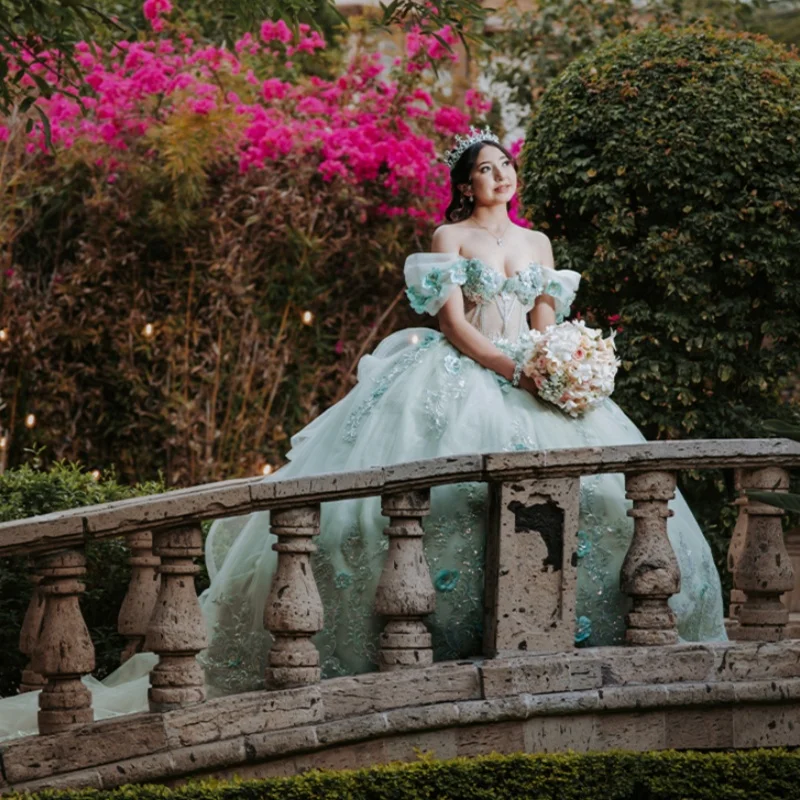 Light Green Quinceanera Dress off-shoulder Sequins 3D Flower Decal Layering Long tail vestidos de 15 Quinceanera Customize
Light Green Quinceanera Dress off-shoulder Sequins 3D Flower Decal Layering Long tail vestidos de 15 Quinceanera Customize