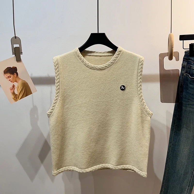 Удобный мягкий женский вязаный жилет с круглым вырезом, универсальный топ для многослойных образов, весна-осень, модная трендовая верхняя одежда
Удобный мягкий женский вязаный жилет с круглым вырезом, универсальный топ для многослойных образов, весна-осень, модная трендовая верхняя одежда