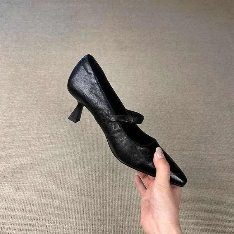 2026 Retro Style Soft Leather Chunky Heel Women's Shoes Commute Work High Heels Minimalist Mary Jane Shoe Square Toe
2026 Retro Style Soft Leather Chunky Heel Women's Shoes Commute Work High Heels Minimalist Mary Jane Shoe Square Toe