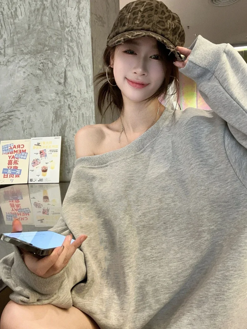 Casual Off-Shoulder Sweatshirt Women's Solid Color Spring Autumn Loose Slimming Lazy One-Shoulder Top Full Sleeve Daily Round
Casual Off-Shoulder Sweatshirt Women's Solid Color Spring Autumn Loose Slimming Lazy One-Shoulder Top Full Sleeve Daily Round