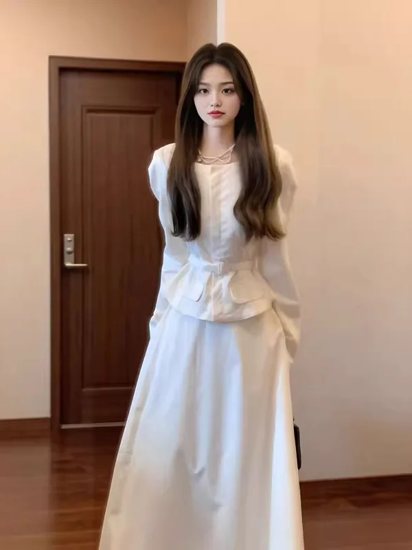 Elegant Gentle Style Fashion Set Half Skirt Matching Outerwear Complete OOTD Spring 2026 Women's Regular Fit Long Sleeve T-Shirt
Elegant Gentle Style Fashion Set Half Skirt Matching Outerwear Complete OOTD Spring 2026 Women's Regular Fit Long Sleeve T-Shirt