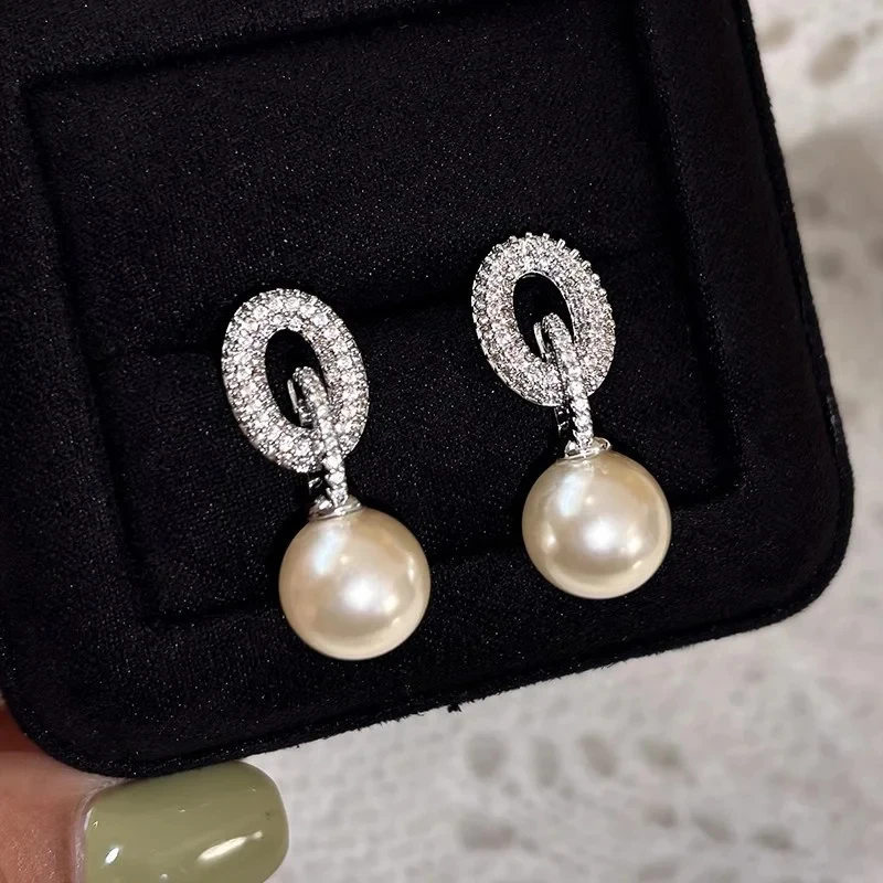 YISON Fashion OL Pearl Pendant Earrings for Women Elegant Exquisite Zircon Vintage High Quality All-match Banquet Jewelry Gift
YISON Fashion OL Pearl Pendant Earrings for Women Elegant Exquisite Zircon Vintage High Quality All-match Banquet Jewelry Gift