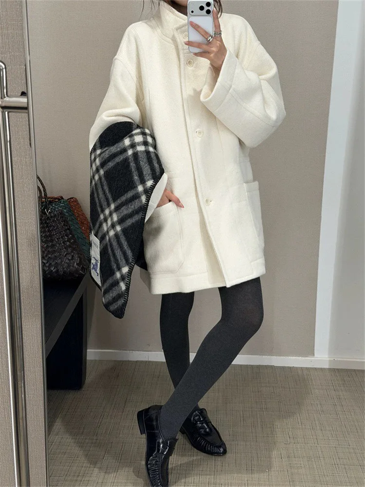 Winter Woolen Coat Women's Thickened Simple Stand Collar Loose Outerwear Commute Style Long Sleeve Mid-Length
Winter Woolen Coat Women's Thickened Simple Stand Collar Loose Outerwear Commute Style Long Sleeve Mid-Length