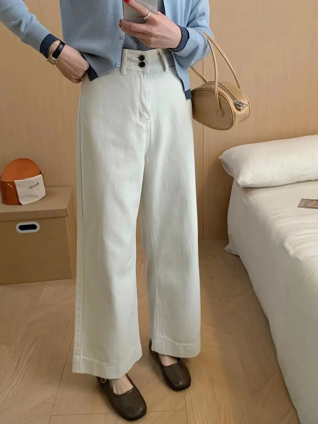 2024 Spring Retro French Cotton Straight Casual Loose Pants High waist Wide Leg Jeans Women's versatile fashion street pants
2024 Spring Retro French Cotton Straight Casual Loose Pants High waist Wide Leg Jeans Women's versatile fashion street pants