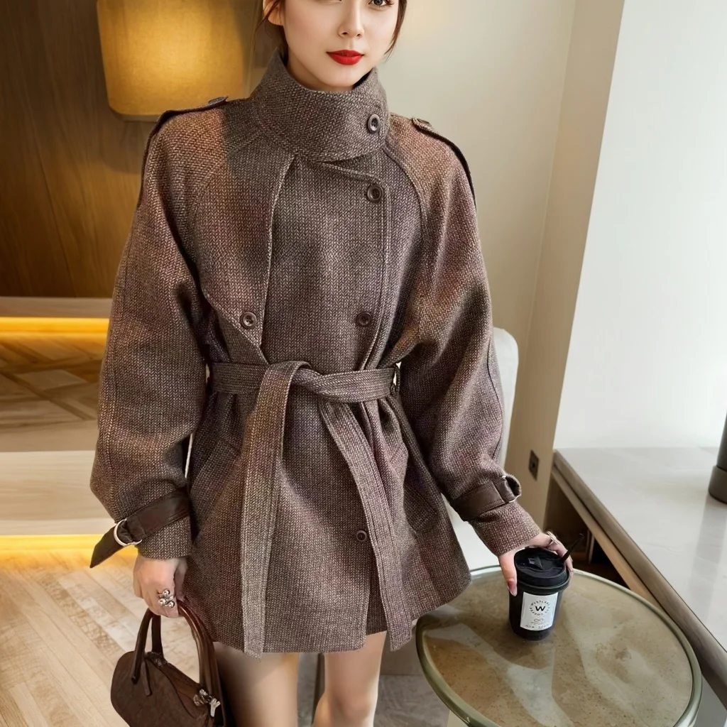 Sweet Hot Girl Mid-length Trench Coat Women's Autumn Slim-fit Stand Collar Long-sleeved Woolen Coat Fashion Female Clothes
Sweet Hot Girl Mid-length Trench Coat Women's Autumn Slim-fit Stand Collar Long-sleeved Woolen Coat Fashion Female Clothes