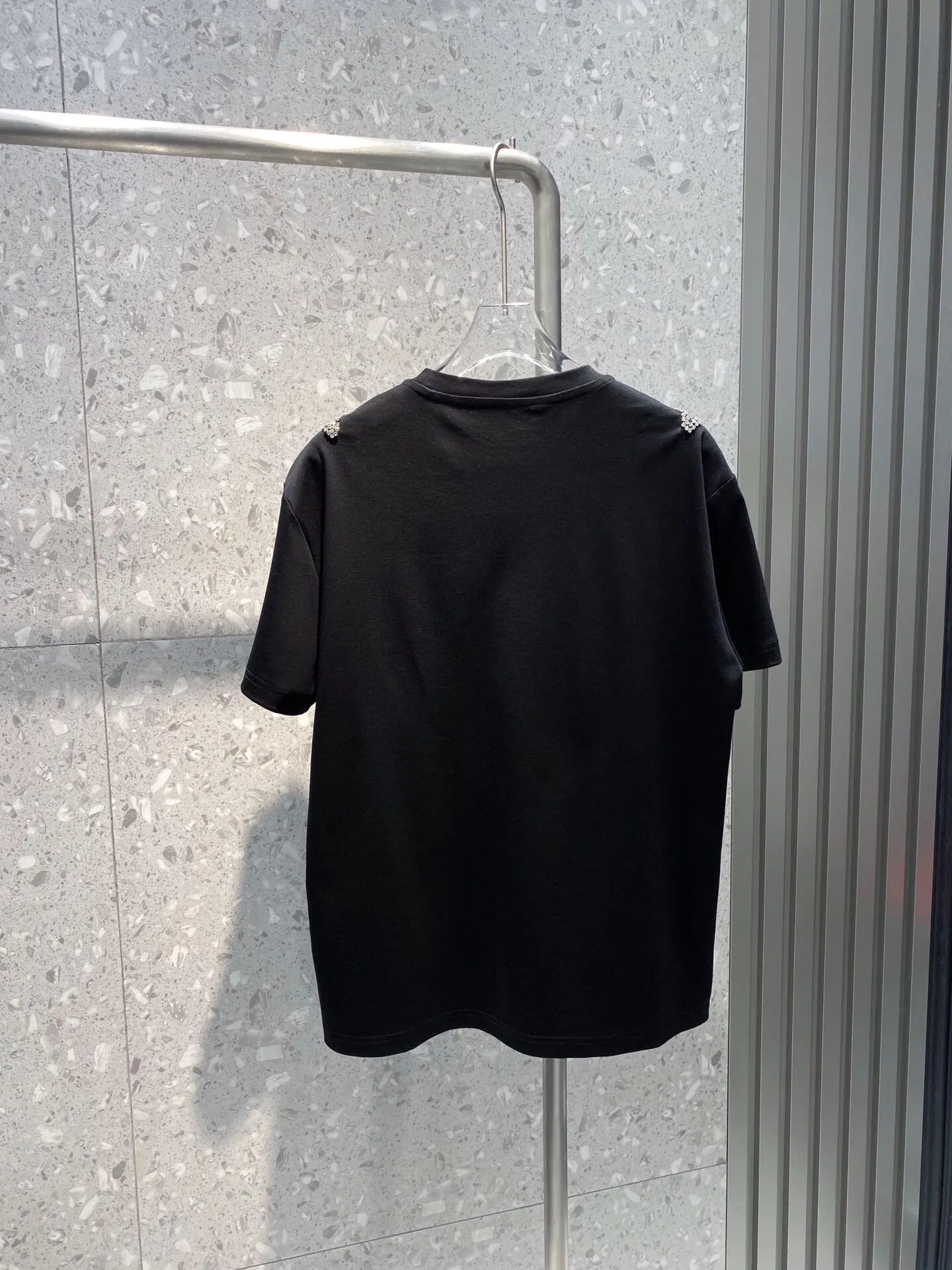 Women's Clothing French style simple T-shirt, loose fit, ribbed round neck, high fit
Women's Clothing French style simple T-shirt, loose fit, ribbed round neck, high fit
