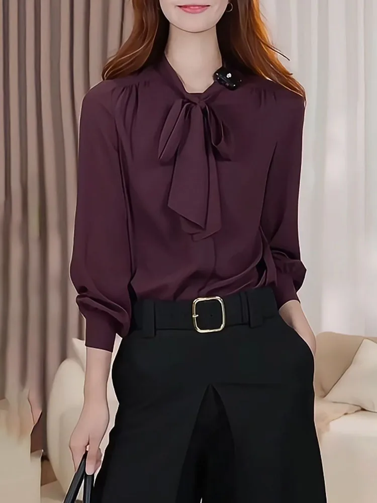 Elegant Knot Sash Top Fashionable Large Size Autumn 2025 New Style Age-Defying French Style round Neckline Blouse
Elegant Knot Sash Top Fashionable Large Size Autumn 2025 New Style Age-Defying French Style round Neckline Blouse