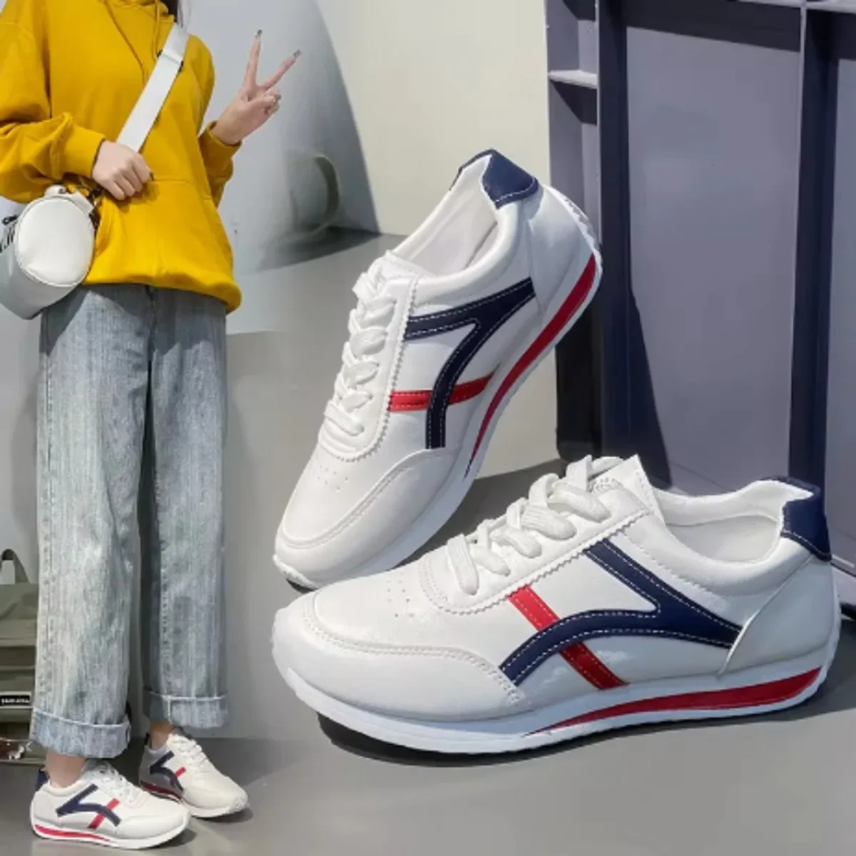 Pop Sneakers Women New Sports Shoes Women's Small White Shoes Fashion Comfort Sneakers Lightweight Casual Running Shoes Size 35-
Pop Sneakers Women New Sports Shoes Women's Small White Shoes Fashion Comfort Sneakers Lightweight Casual Running Shoes Size 35-