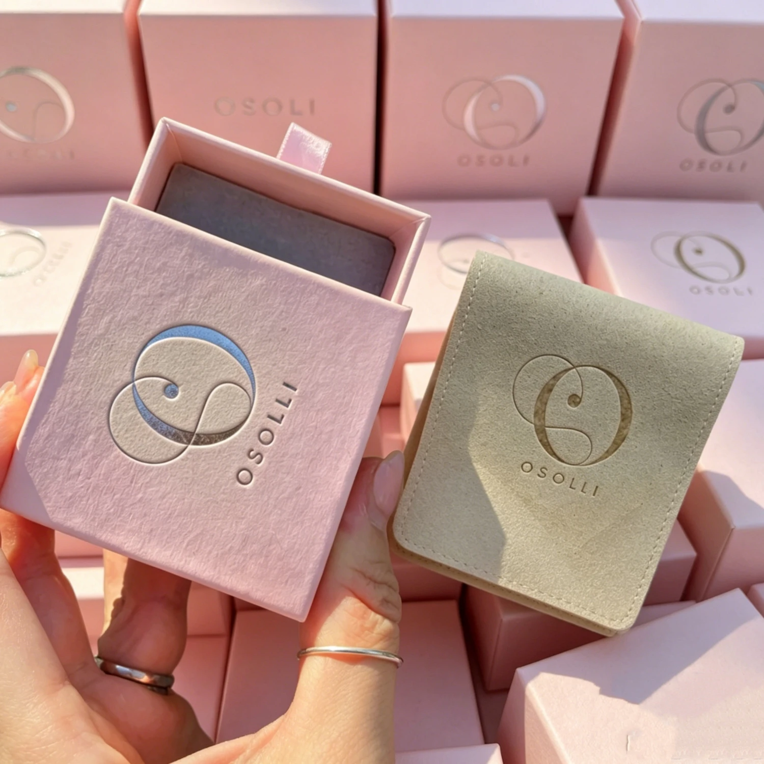 20Pcs Wedding Shower Birthday Party Cardboard Drawer Gift Box Microfiber Jewelry Pouch Custom Logo Packaging
20Pcs Wedding Shower Birthday Party Cardboard Drawer Gift Box Microfiber Jewelry Pouch Custom Logo Packaging