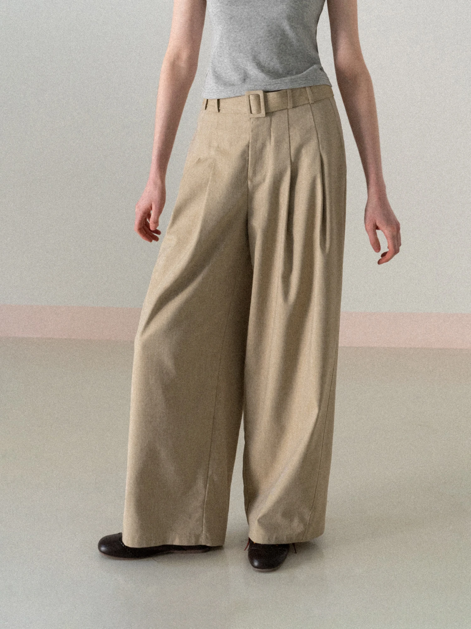 Eggka High Waist Straight Leg Wide Leg Casual Pants Women's Spring Summer Slimming Pleated Long Trousers Casual Style Pure Color
Eggka High Waist Straight Leg Wide Leg Casual Pants Women's Spring Summer Slimming Pleated Long Trousers Casual Style Pure Color