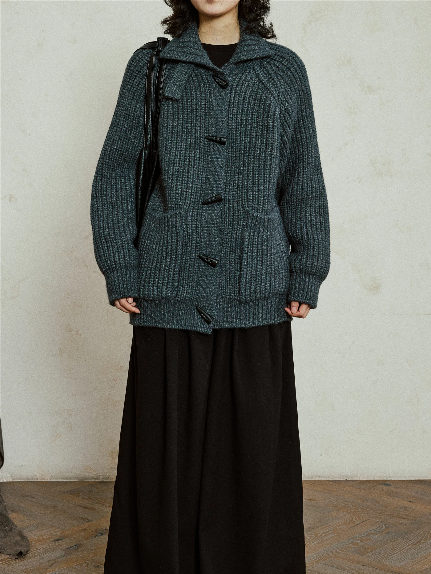 Sunyvonn Thick Knitted Open Cardigan Lazy Style Horn Buttoned Sweater Jacket Long Sleeve Hooded Regular Fit Winter Outerwear
Sunyvonn Thick Knitted Open Cardigan Lazy Style Horn Buttoned Sweater Jacket Long Sleeve Hooded Regular Fit Winter Outerwear