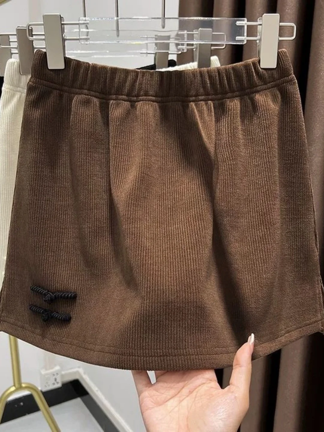 Юбка А-силуэта больших размеров с лоскутным дизайном для женщин, осенне-зимняя, стройнящая, с высокой талией, в корейском стиле, для повседневной носки
Юбка А-силуэта больших размеров с лоскутным дизайном для женщин, осенне-зимняя, стройнящая, с высокой талией, в корейском стиле, для повседневной носки