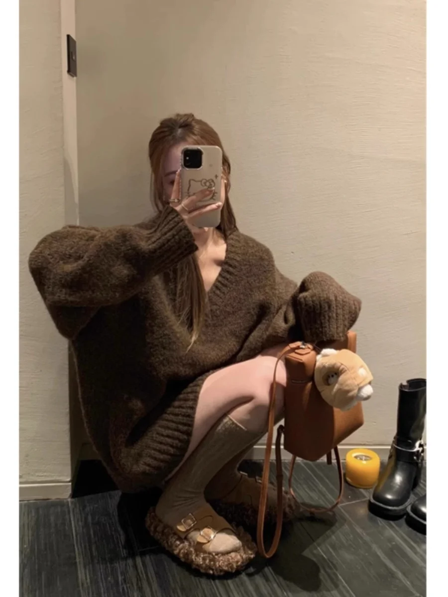 Ретро Гонконгский свитер с v-образным вырезом, женский свитер Pure Desire Faion, осень-зима, новый свободный ленивый трикотаж
Ретро Гонконгский свитер с v-образным вырезом, женский свитер Pure Desire Faion, осень-зима, новый свободный ленивый трикотаж