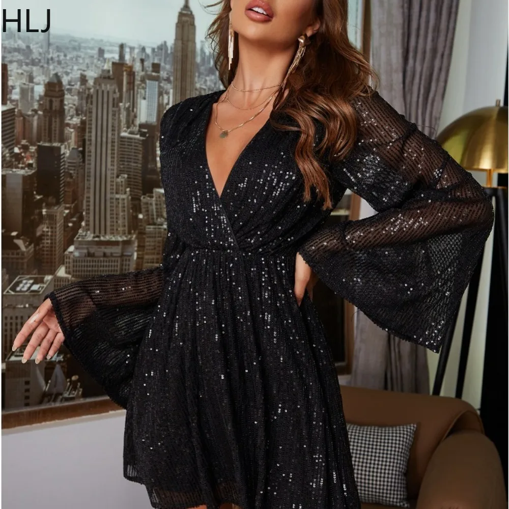 HLJ Elegant Sequined Long Flare Sleeve Mini Dress Women Fashion 2024 V Neck A-line Sequins Club Party Sexy Dress Solid
HLJ Elegant Sequined Long Flare Sleeve Mini Dress Women Fashion 2024 V Neck A-line Sequins Club Party Sexy Dress Solid