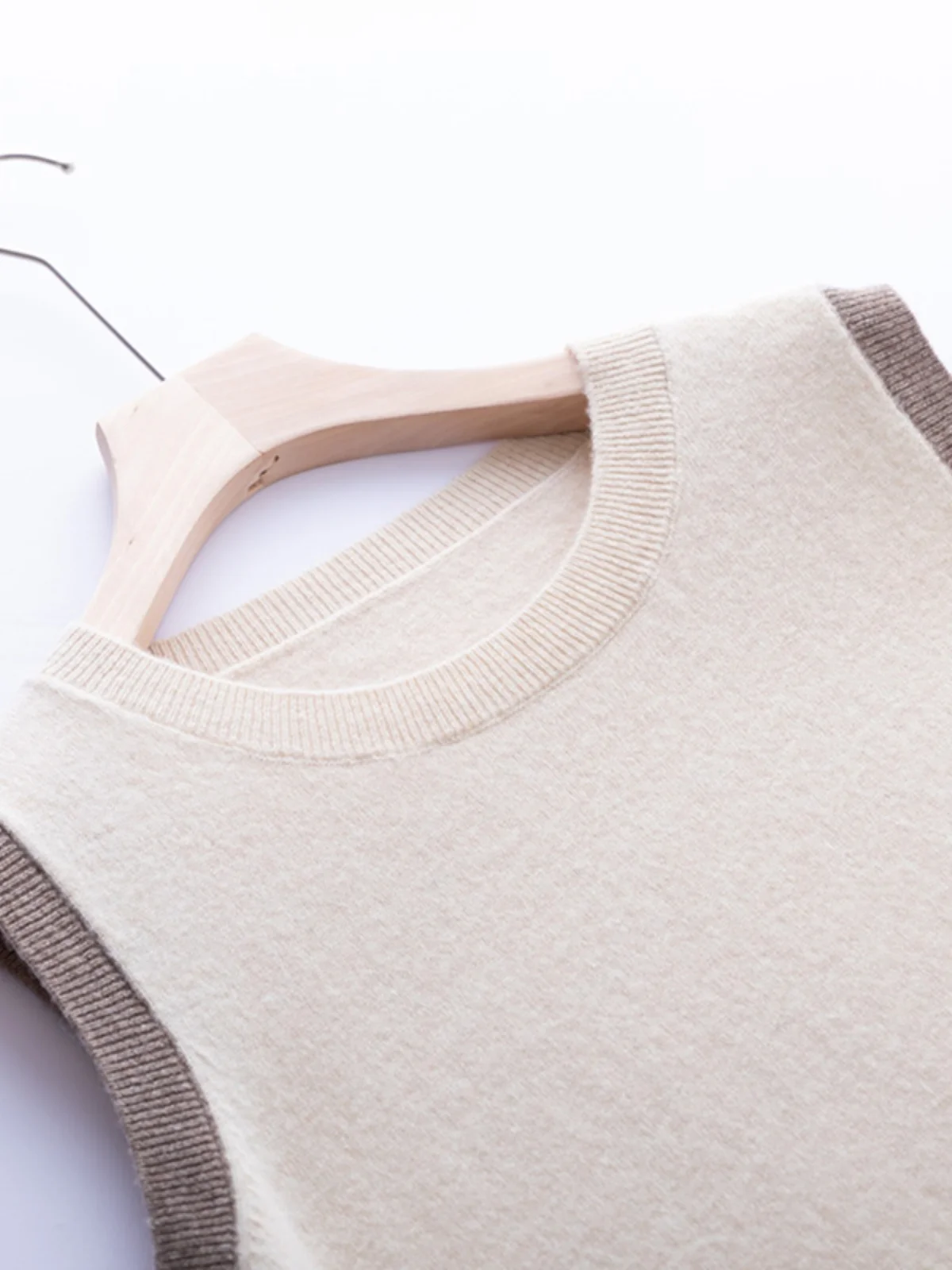 Soft Wool Vest Women's Svel round Ne Thin Slim Fit Color Blo Knitted Base irt op Owner Recommended Straight Tub...
Soft Wool Vest Women's Svel round Ne Thin Slim Fit Color Blo Knitted Base irt op Owner Recommended Straight Tub...