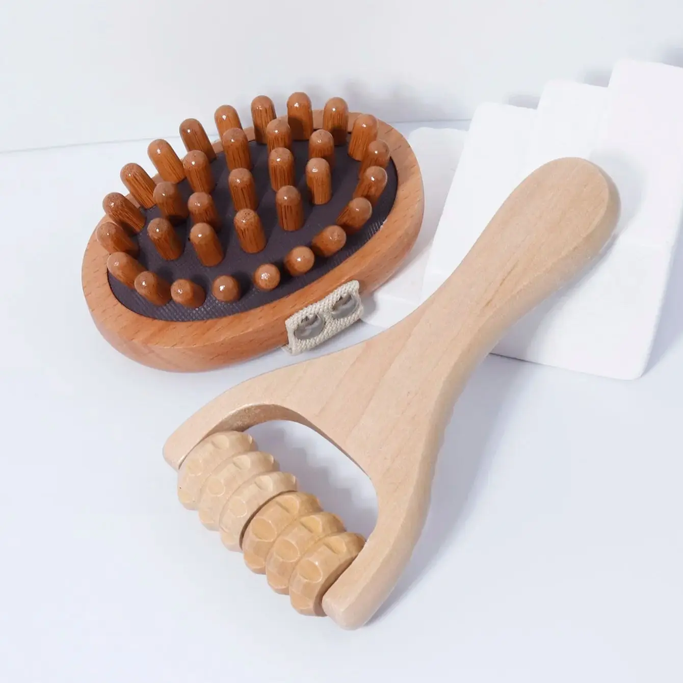 Natural Wooden Massage Body Brush,used Itchy Skin Relief,Body Shaping, Portable design, Special for real hair wigs
Natural Wooden Massage Body Brush,used Itchy Skin Relief,Body Shaping, Portable design, Special for real hair wigs