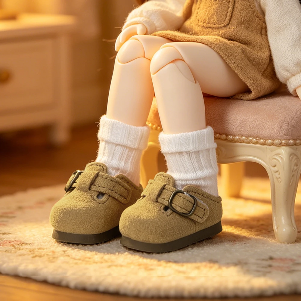1/6 BJD Doll Slippers Cute Fashion Retro Magic Tape All match Khaki Flat Slides Casual Shoes for Small 1/6 GL Doll Accessories
1/6 BJD Doll Slippers Cute Fashion Retro Magic Tape All match Khaki Flat Slides Casual Shoes for Small 1/6 GL Doll Accessories