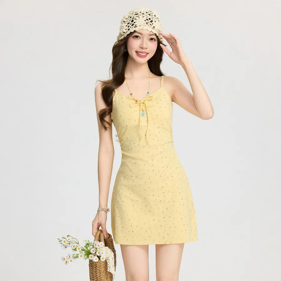 【New style】Sweet floral dress with chest pad and suspender dress for women 2026 summer new yellow V-neck waist and slim mid-len
【New style】Sweet floral dress with chest pad and suspender dress for women 2026 summer new yellow V-neck waist and slim mid-len