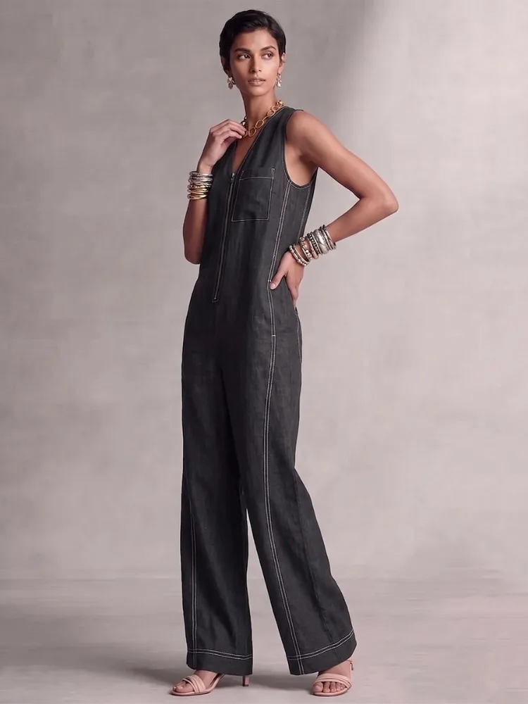 Yeezzi 2026 New Women V-Neck Sleeveless Zipper Jumpsuits Trendy Contrast Stitch Loose Wide Leg Urban Casual Office Rompers
Yeezzi 2026 New Women V-Neck Sleeveless Zipper Jumpsuits Trendy Contrast Stitch Loose Wide Leg Urban Casual Office Rompers