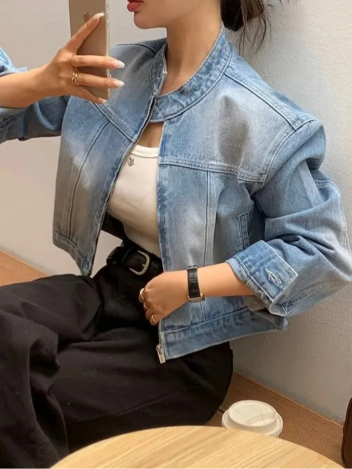 Women's ort Stand Collar Denim Jaet 2024 New Sle Versatile High-End Design Autumn Faion Outerwear
Women's ort Stand Collar Denim Jaet 2024 New Sle Versatile High-End Design Autumn Faion Outerwear