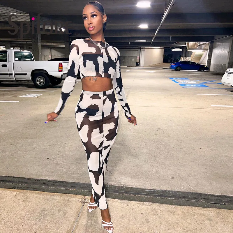 Spifore Fashion Printed Women Two Piece Set Full Sleeve O Neck T-Shirt Long Skirts Sexy See Through Mesh Matching Suit For Party
Spifore Fashion Printed Women Two Piece Set Full Sleeve O Neck T-Shirt Long Skirts Sexy See Through Mesh Matching Suit For Party